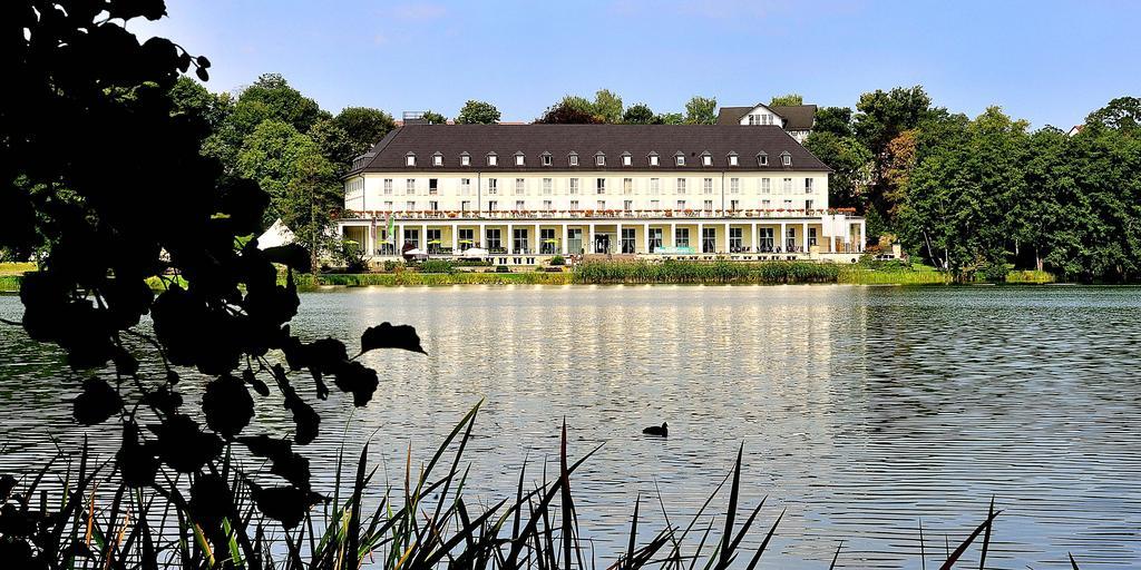 Kurhaus Am Burgsee Hotel บัดซัลซุงเงน ภายนอก รูปภาพ
