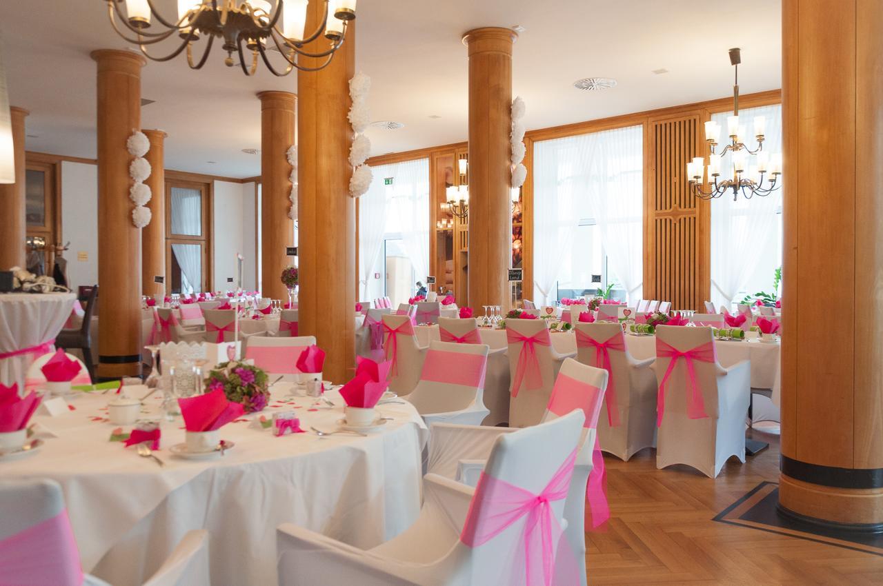 Kurhaus Am Burgsee Hotel บัดซัลซุงเงน ภายนอก รูปภาพ