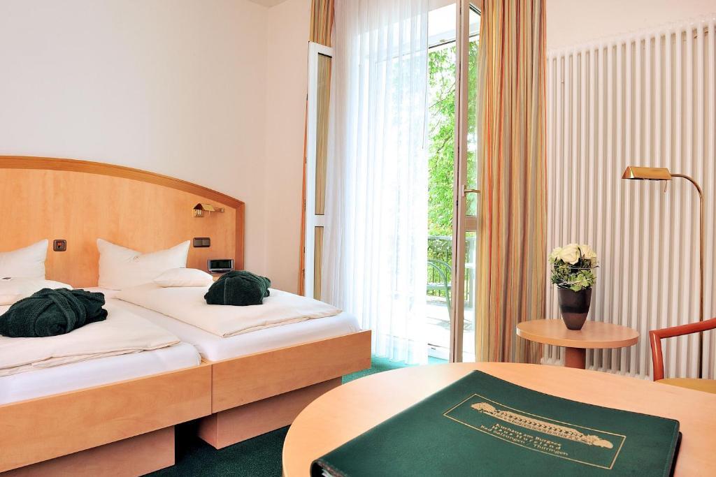 Kurhaus Am Burgsee Hotel บัดซัลซุงเงน ห้อง รูปภาพ
